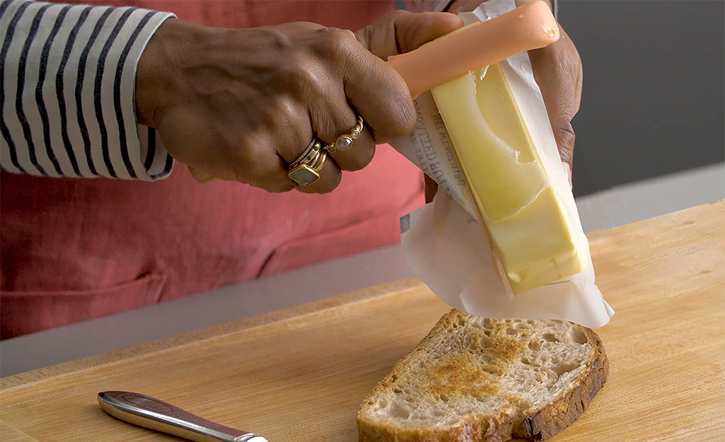 how to use a vegetable peeler