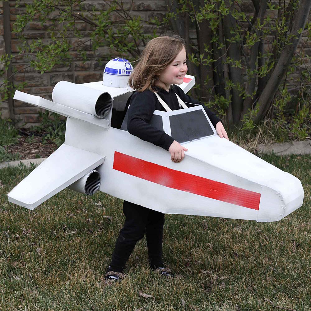 Child in fighter pilot costume