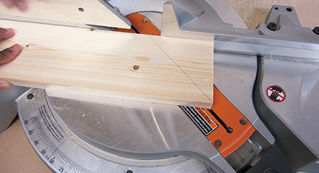 Cut the wood for the door Cut the wood for the door