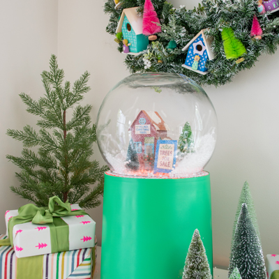 DIY Giant Christmas Snow Globe 