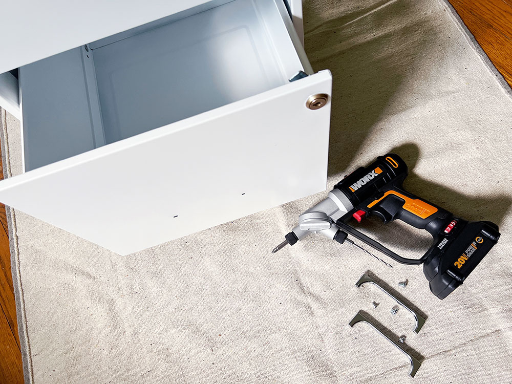 How to Remove Hardware from Filing Cabinet: Easy Step-by-Step Guide