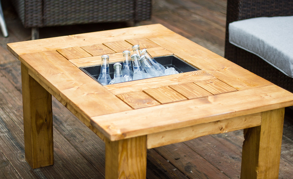 Cooler coffee deals table outdoor