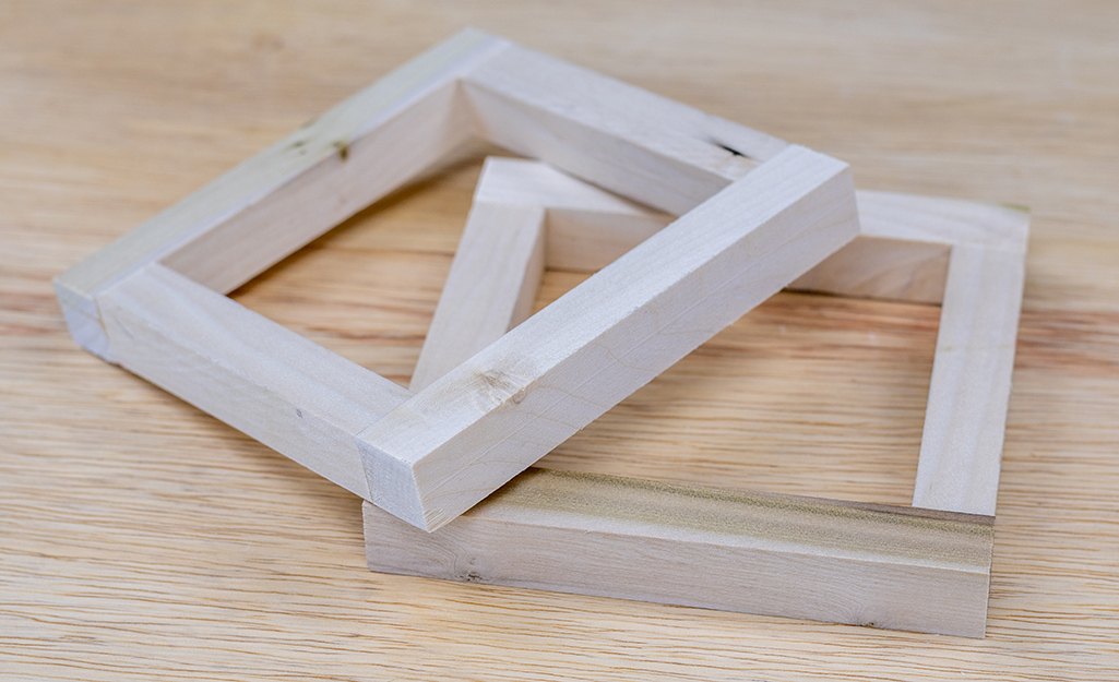 The top and bottom pieces of a plant hanger.