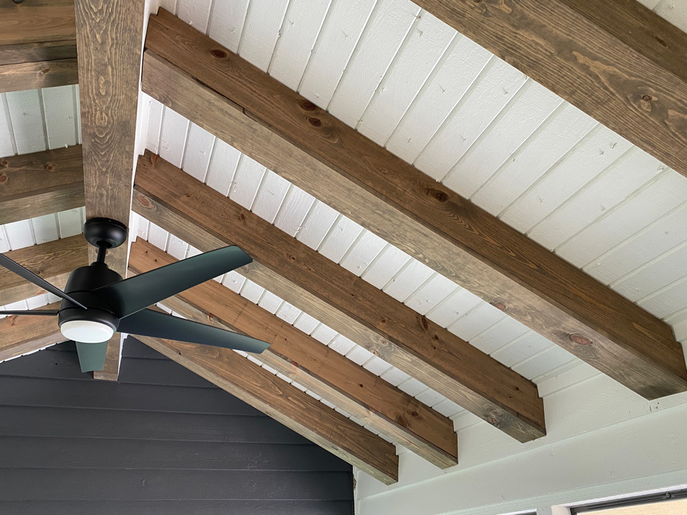 A side shot showcasing the sides of the ceiling beams. 