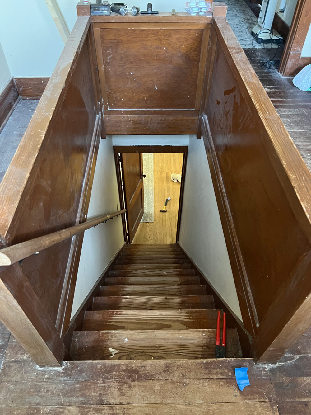 Close-up of stairs before the renovation.