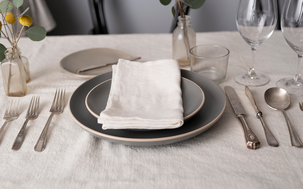 How To Set A Table 3 Ways, How To Set A Table For Dinner Napkin Placement