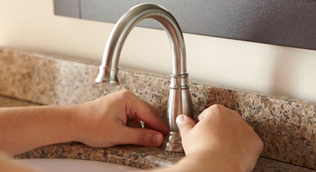 Center spout - Install Widespread Faucet Center spout - Install Widespread Faucet