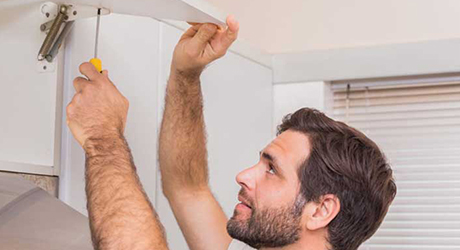 Attach the shelves - Installing Adjustable Brackets Attach the shelves - Installing Adjustable Brackets