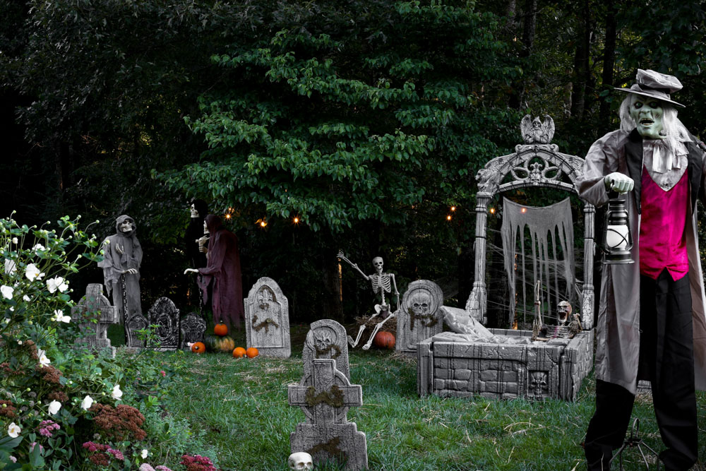 Transform Your Front Yard Into A Haunted Graveyard For Halloween The