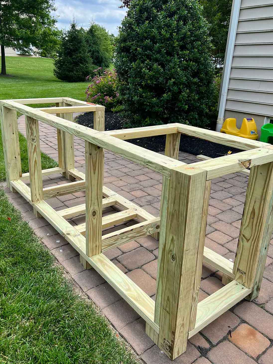 Build an Outdoor Grill Station That Closes! — WOODBREW