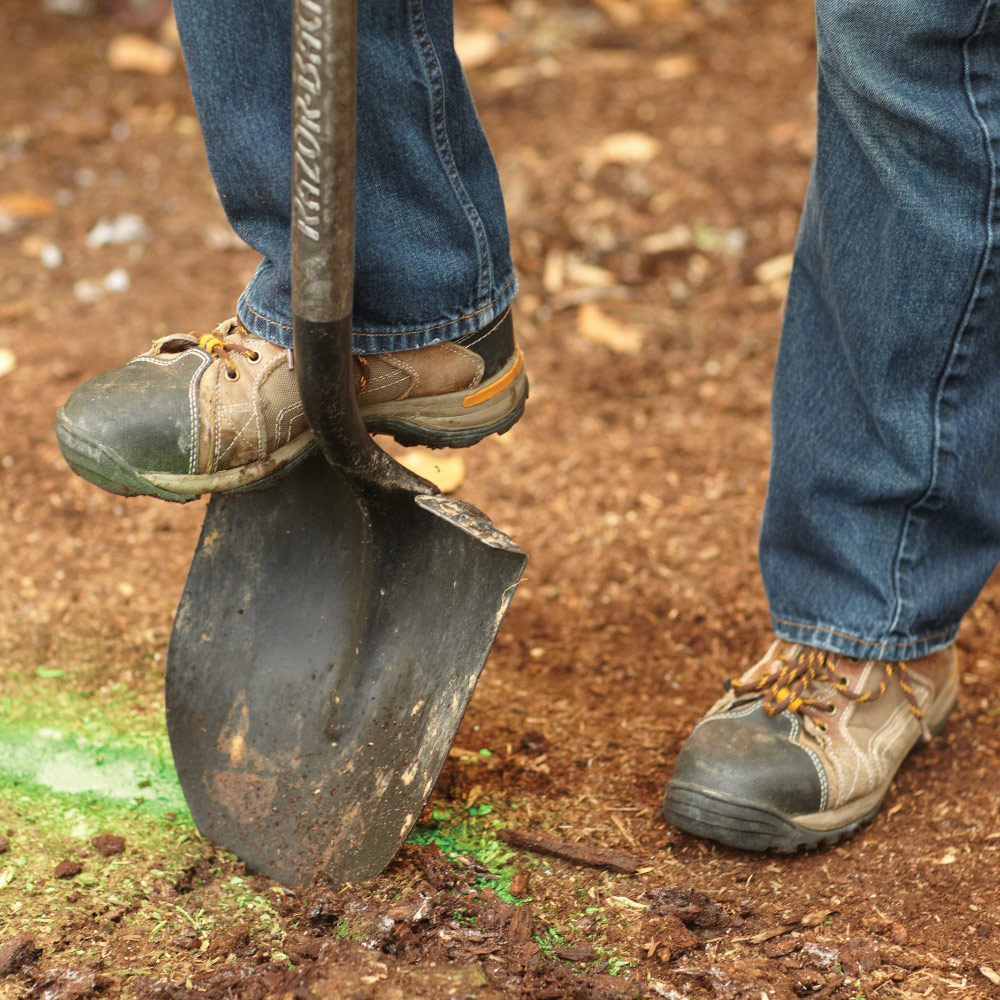 Best shoes for landscaping on sale work