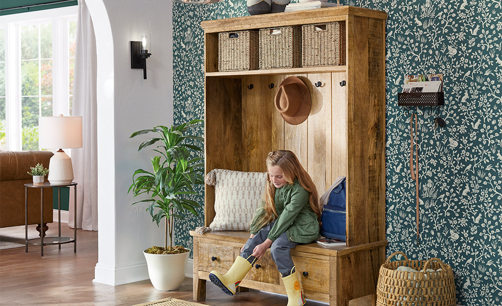 A DIY Living Room Accent Wall Combines Checkerboard & Plants