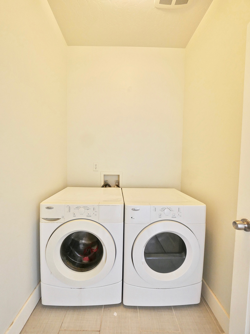 Awkward Laundry Room Makeover Ideas