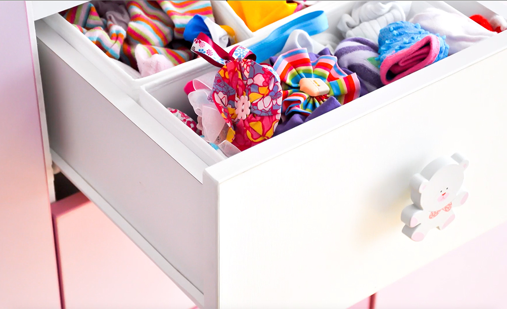 Organizing Kids Drawers with Dividers 