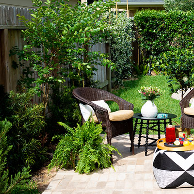 Backyard Makeover for Entertaining With a Paver Patio