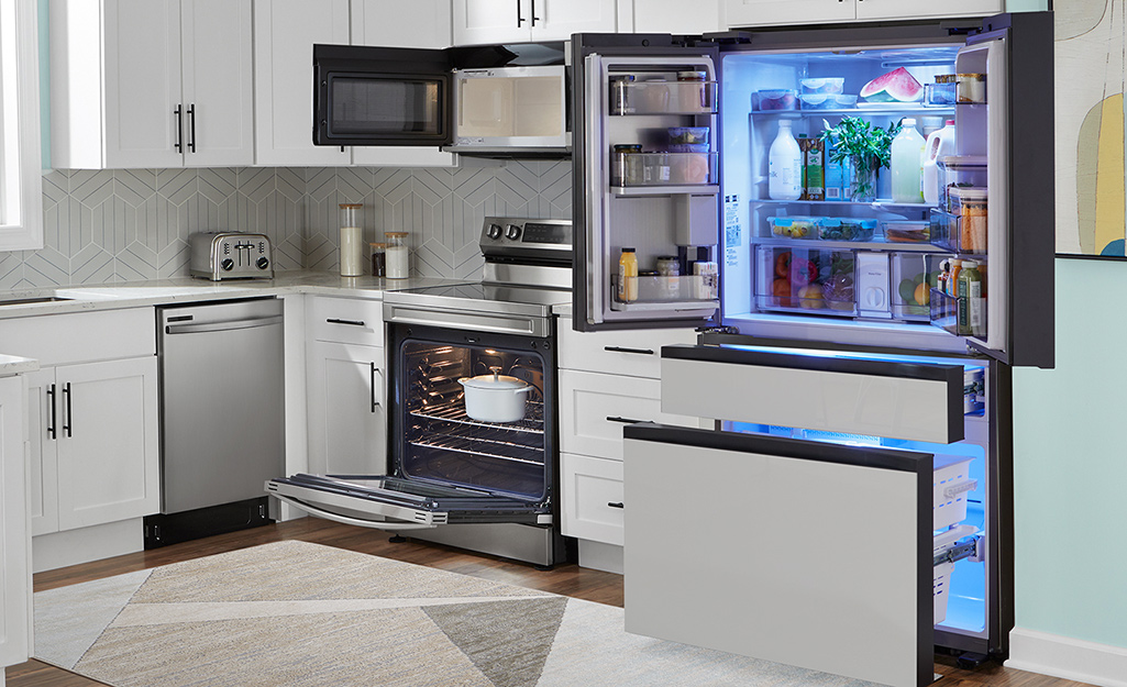 https://contentgrid.homedepot-static.com/hdus/en_US/DTCCOMNEW/Articles/best-refrigerators-for-your-home-2023-section-1-A.jpg