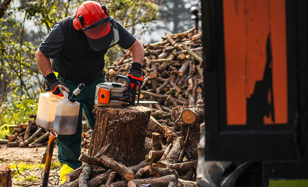 Chainsaw Tune-Up Tips - How to Maintain Your Chainsaw and Keep it Cutting