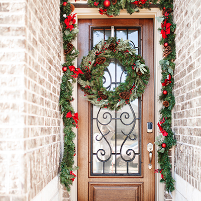 Classic Outdoor Holiday Decor