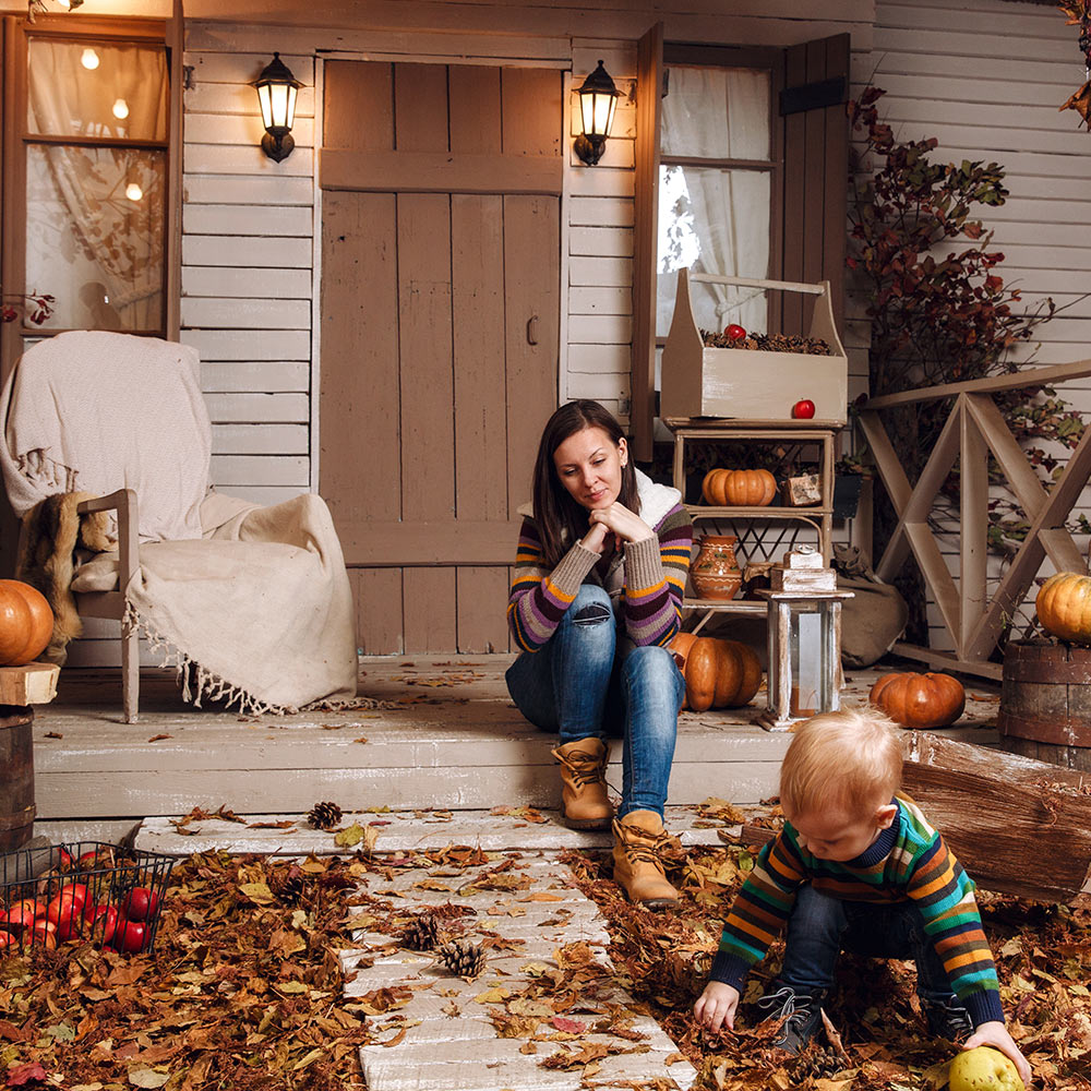 Fall Hay Bale Decorating Ideas: Porch Decor Tips!