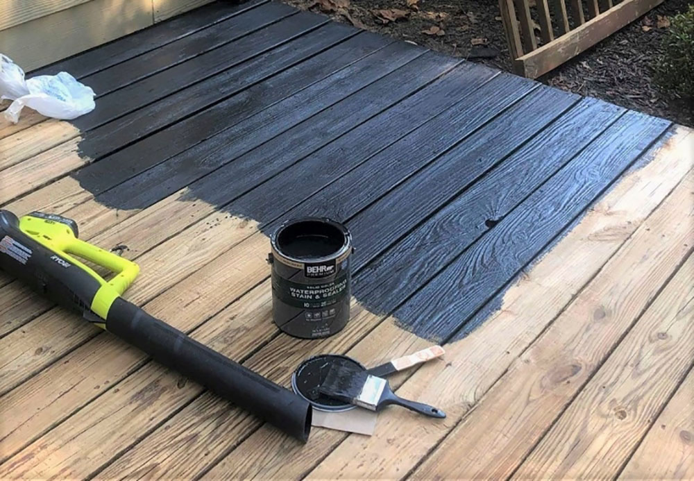 Painting the patio deck in the color Slate
