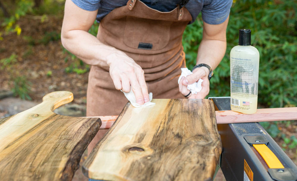 Wood Master's Secret 3 in1 Cutting Board Oil, Conditioner, Sealer FDA Food Safe Restores Conditions Lasts 3 Yrs Zero Toxic Mineral Oil Food Grade