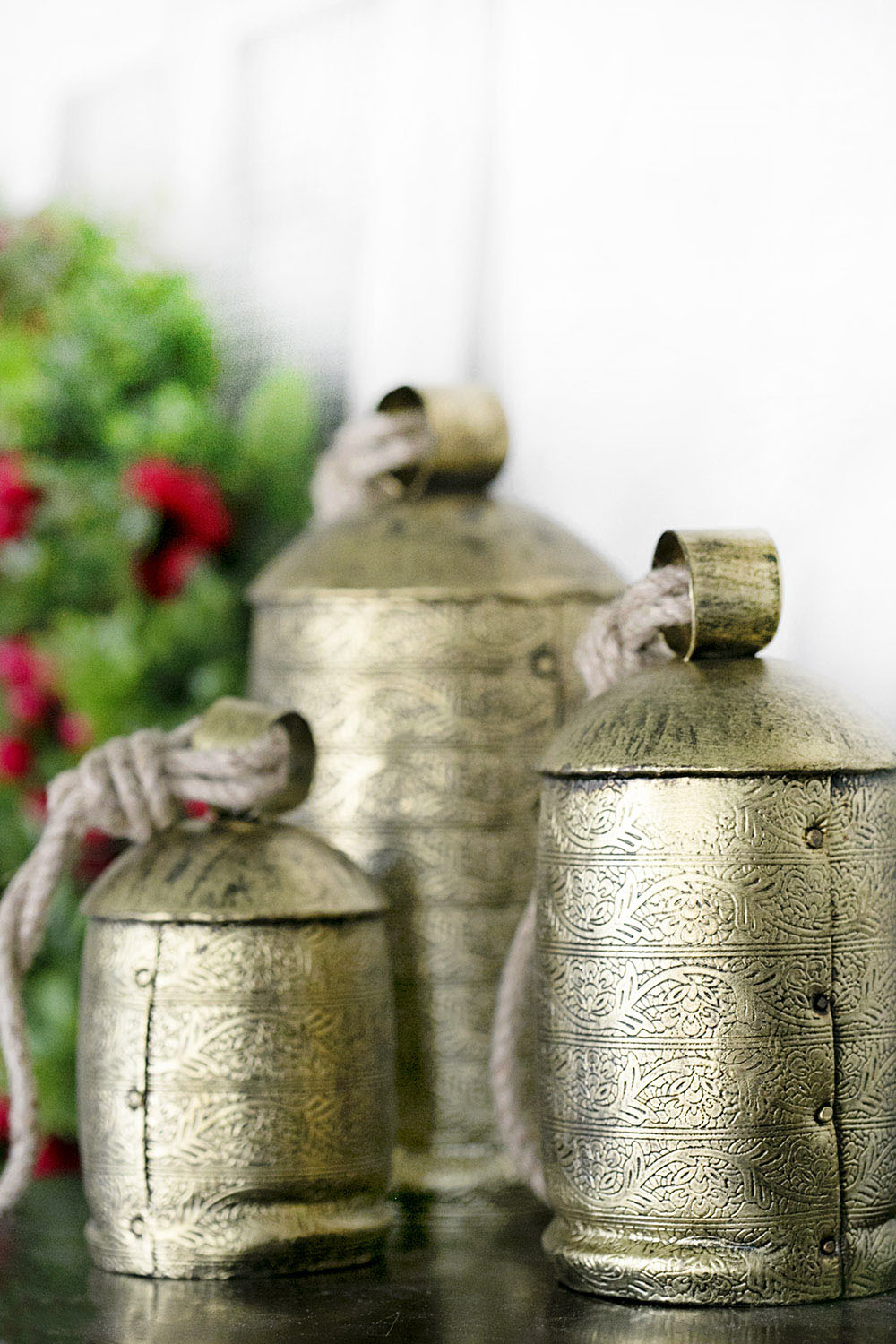 tin canisters 