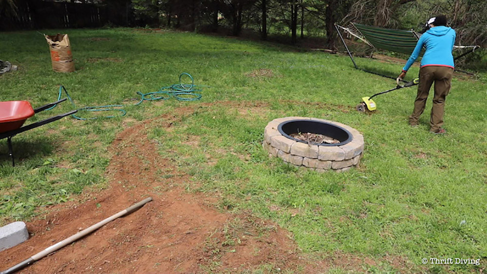 How to Build a DIY Fire Pit With a Seating Area