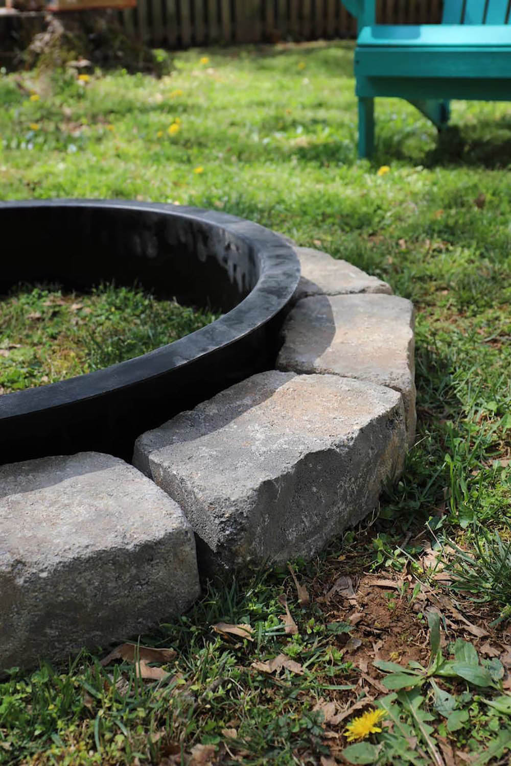 Diy Fire Pit With A Seating Area, What Bricks Are Good For A Fire Pit