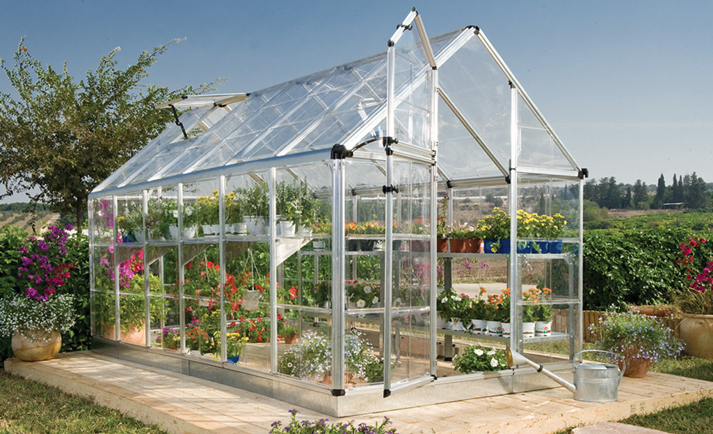 https://contentgrid.homedepot-static.com/hdus/en_US/DTCCOMNEW/Articles/how-to-build-a-greenhouse-2022-step-11.jpg