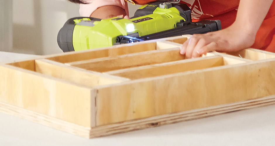inserting-dividers-with-nailer inserting-dividers-with-nailer