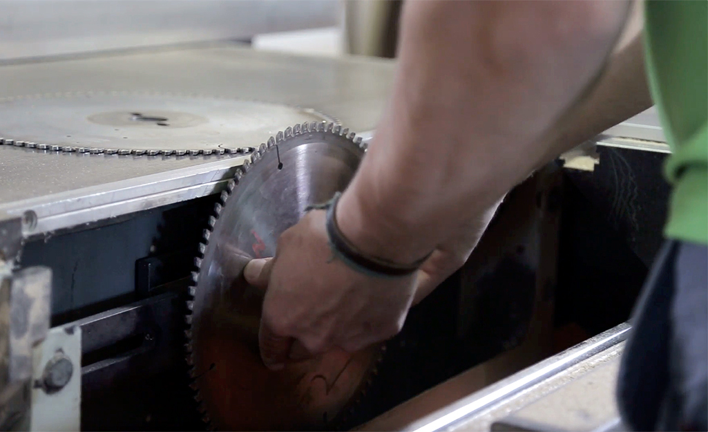 How to Change a Table Saw Blade 