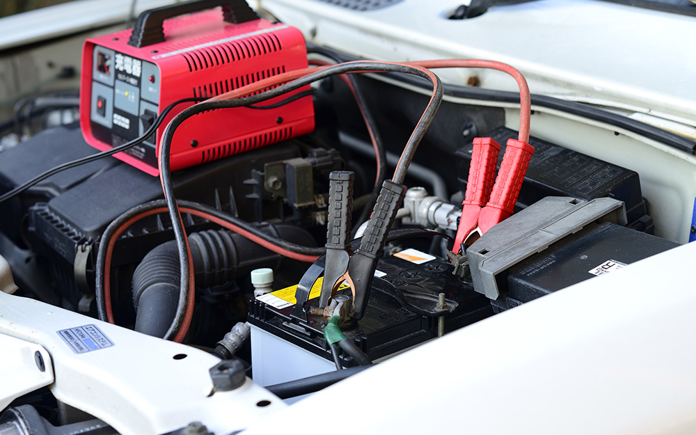 how to charge a car battery