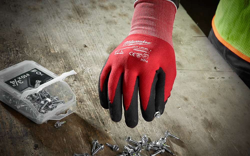 https://contentgrid.homedepot-static.com/hdus/en_US/DTCCOMNEW/Articles/how-to-choose-gloves-step-1.jpg