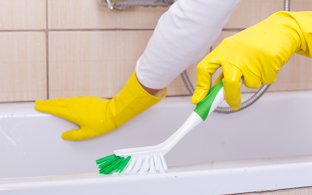 How to Clean a Bathtub 