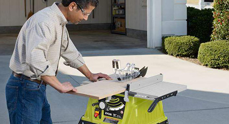 Use fence properly - Cutting and Ripping Table Saw Use fence properly - Cutting and Ripping Table Saw