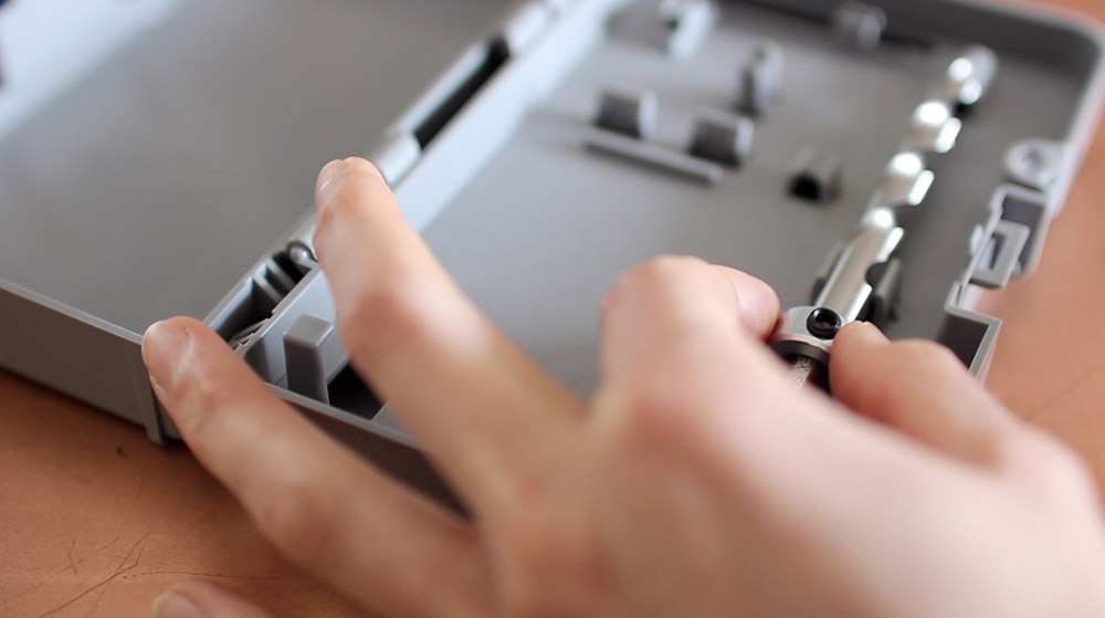 How to Cut Holiday Letters With a Jigsaw