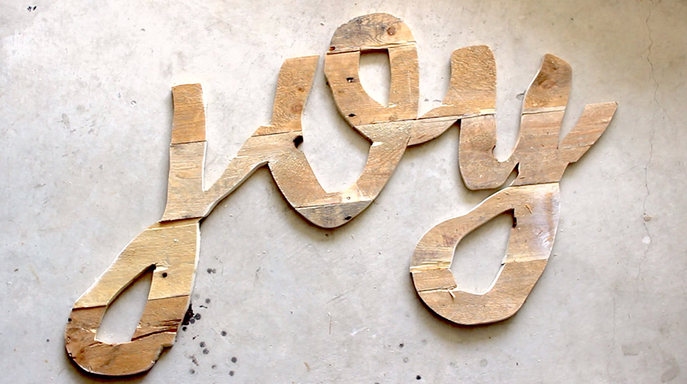 How to Cut Holiday Letters With a Jigsaw