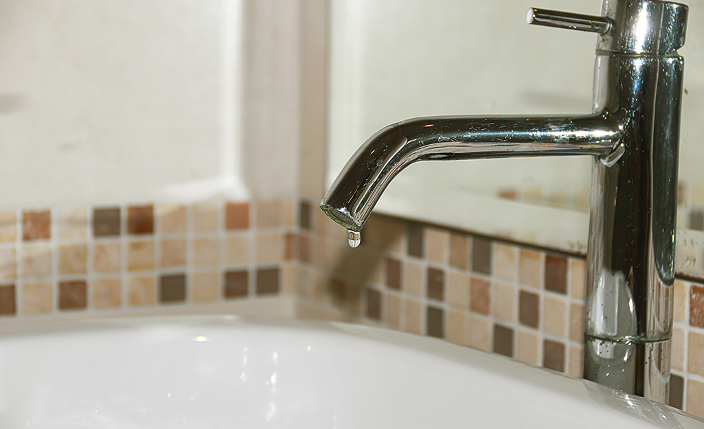 How To Fix A Leaking Bathtub Faucet, How To Fix Bathtub Spout Drip