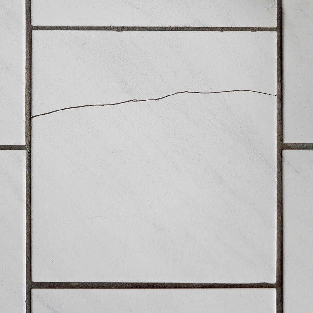 how-to-repair-broken-bathroom-tile-everything-bathroom