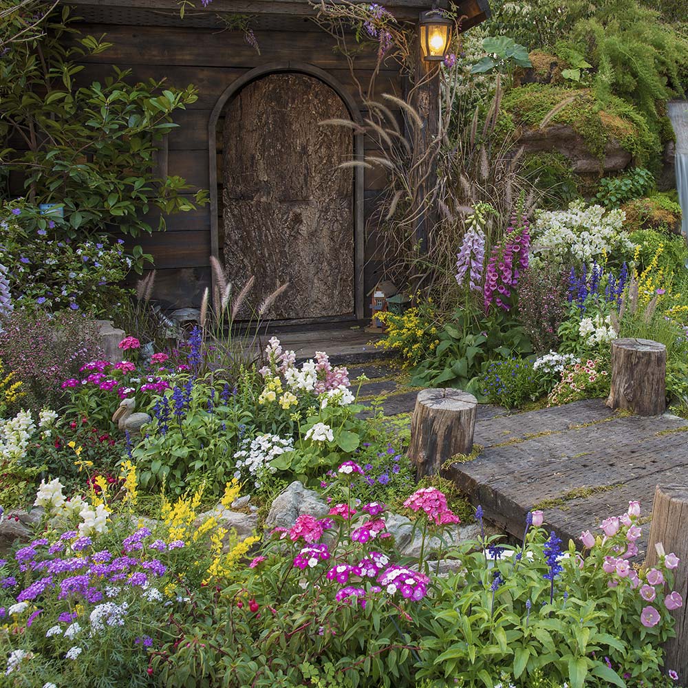 12 Flower Gardening Tips for Designing a Beautiful Landscape