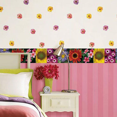 How to Hang Wallpaper Borders
