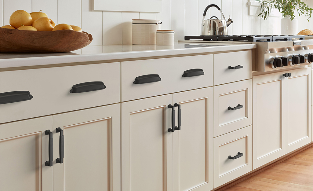 How Should Cabinet Hardware Be Mounted on Kitchen Cabinets