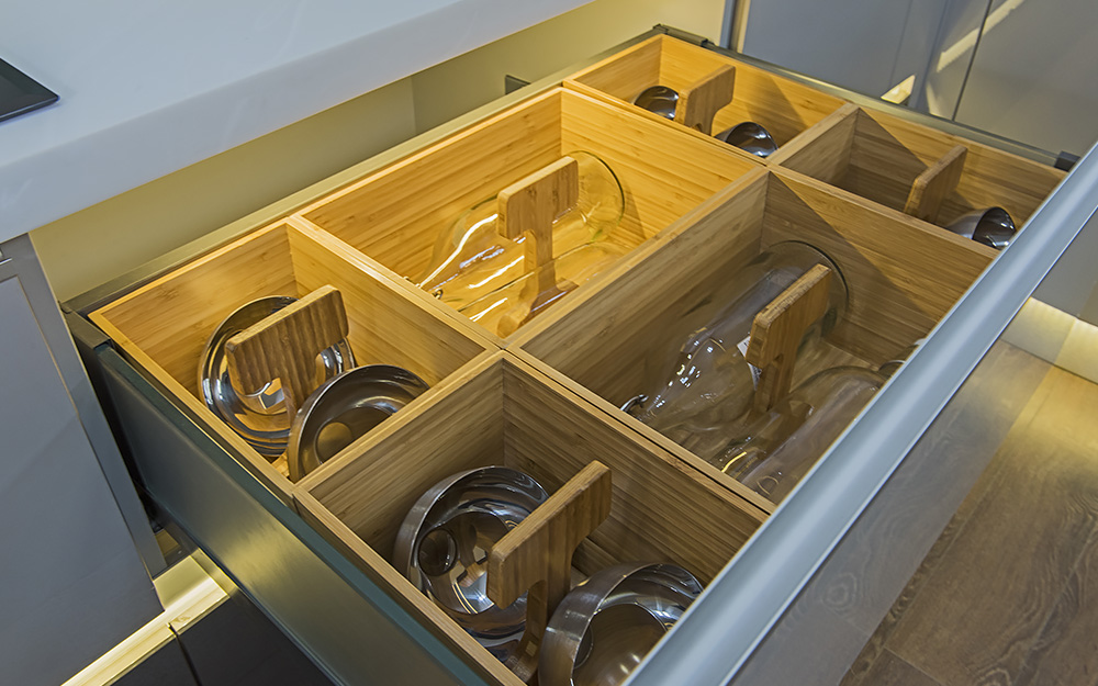 How to store pot lids: 10 best ways to organize pan lids