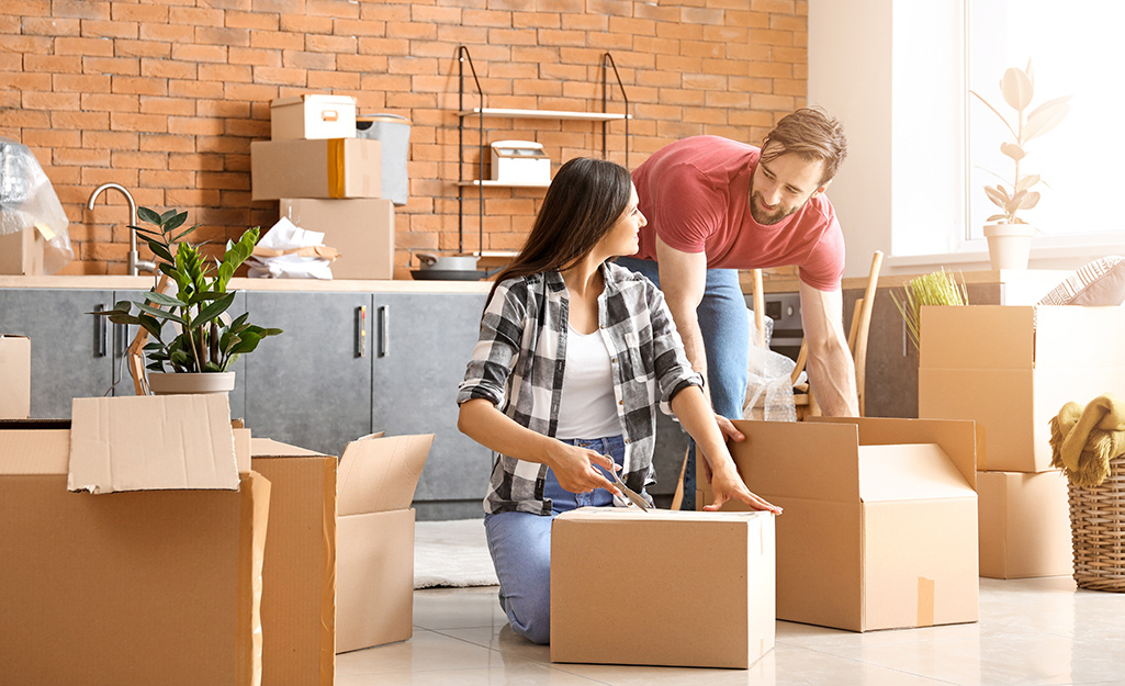 How to Pack Clothes for Moving - The Home Depot