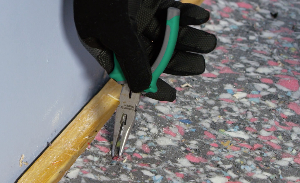 How to Cut Carpet for Installation and Removal