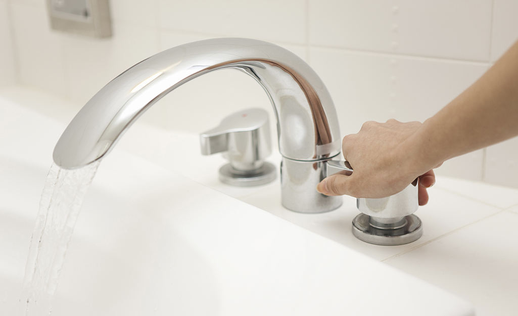 How To Replace A Bathtub Faucet The Home Depot