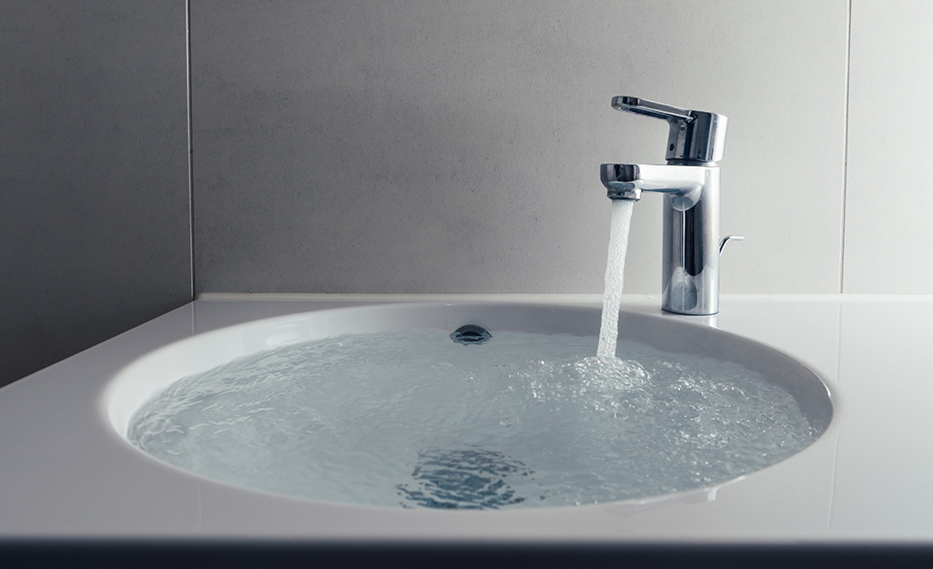 How To Unclog A Bathroom Sink, What To Do When Water Backs Up In Bathtub