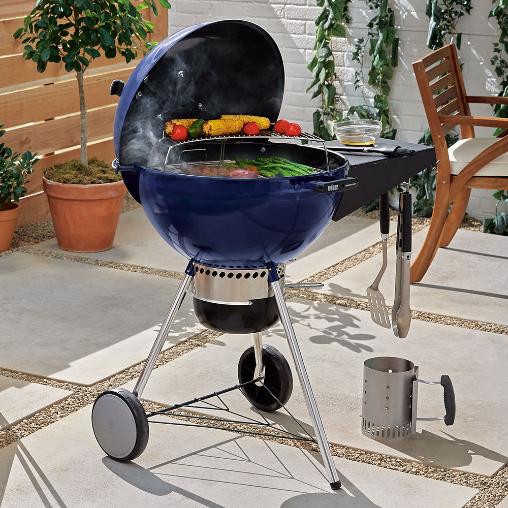 how to lite a charcoal grill