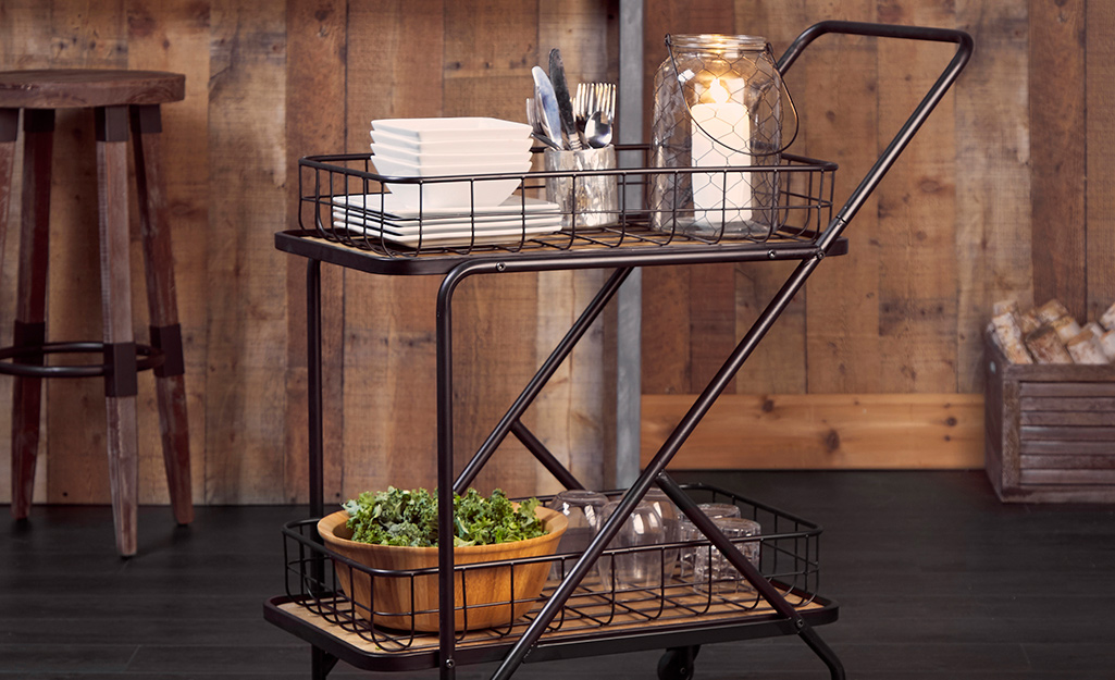 https://contentgrid.homedepot-static.com/hdus/en_US/DTCCOMNEW/Articles/how-to-use-a-kitchen-cart-2022-section-6.jpg