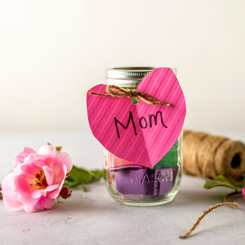 Mason Jar DIY Projects We Love